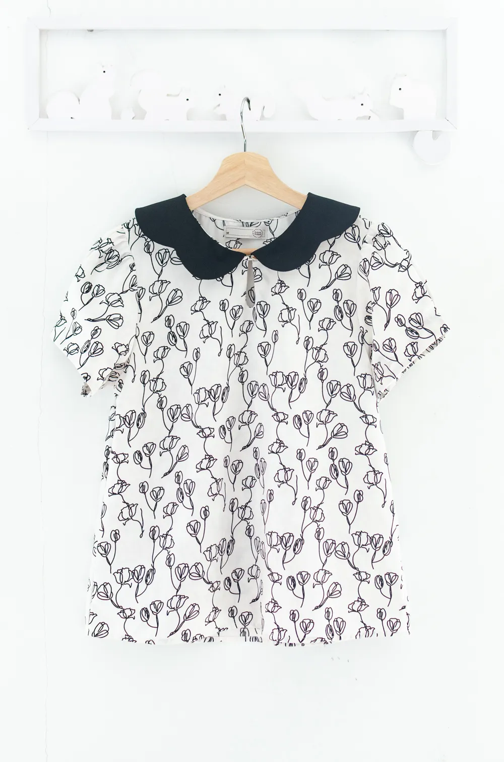 Alternative view of MT6906 Petal Collar Folded Sleeve Blouse – Off-White