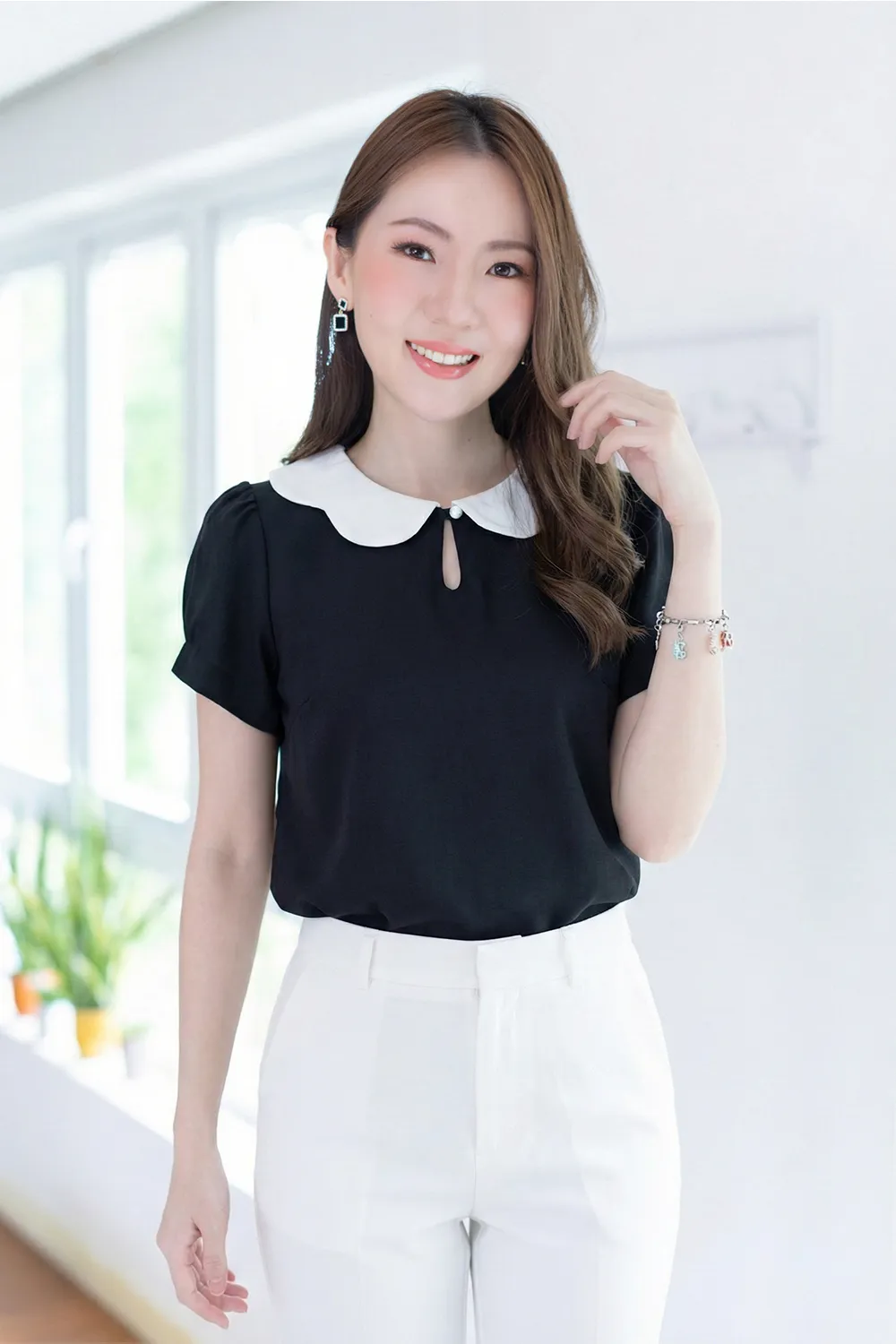 MT6906 Petal Collar Folded Sleeve Blouse – Black