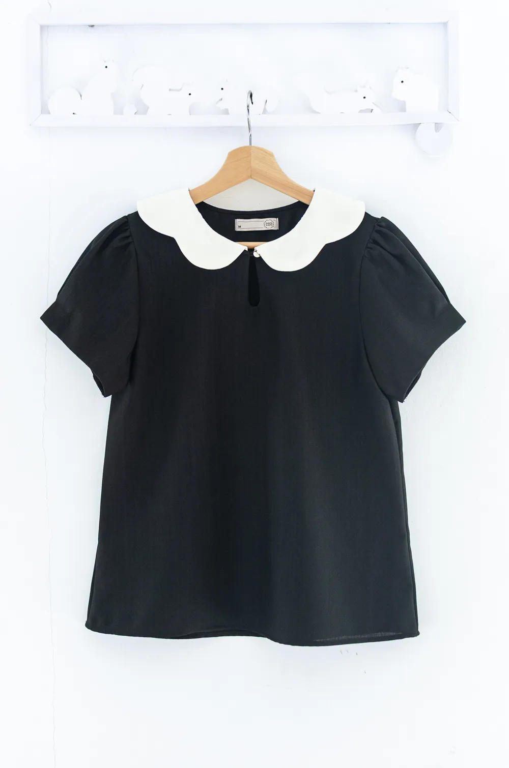 Alternative view of MT6906 Petal Collar Folded Sleeve Blouse – Black