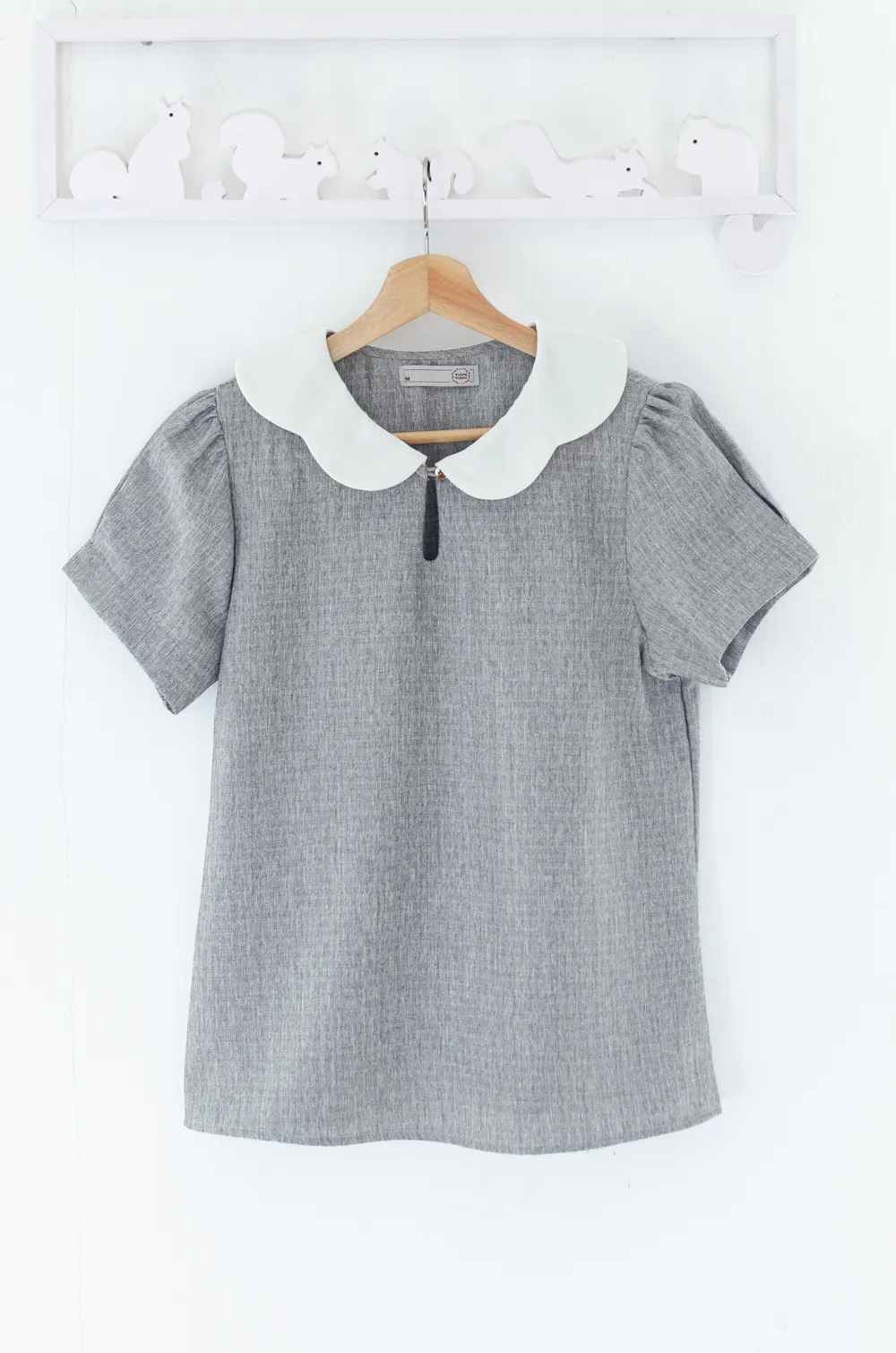 Alternative view of MT6906 Petal Collar Folded Sleeve Blouse – Grey Marl