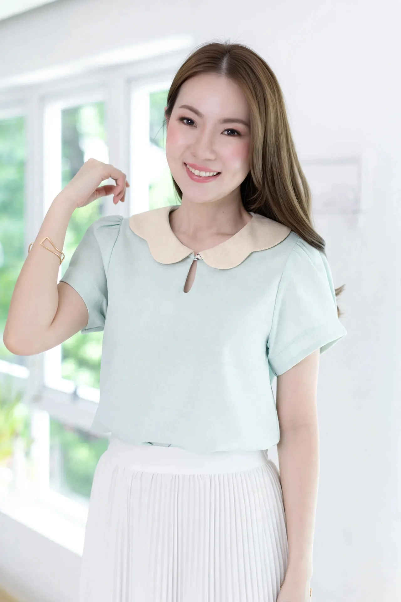Alternative view of MT6906 Petal Collar Folded Sleeve Blouse – Mint Blue