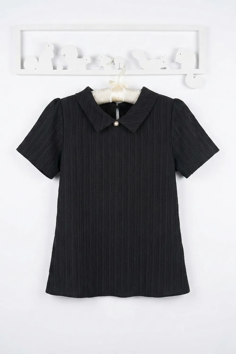 Alternative view of NT2523 Pearl Point Collar Textured Blouse – Black