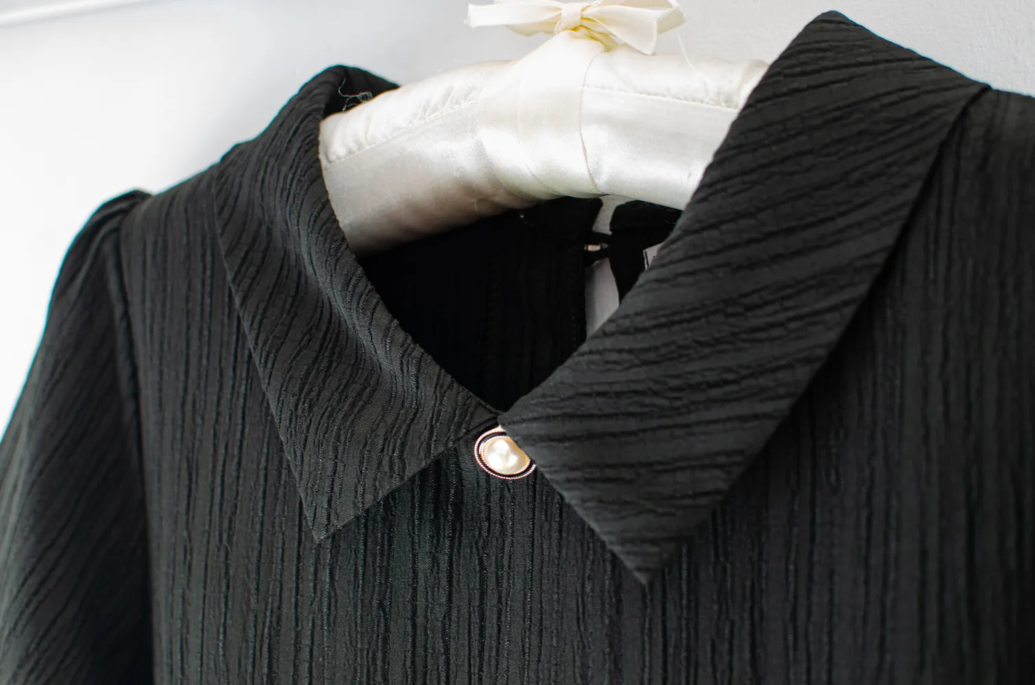 NT2523 Pearl Point Collar Textured Blouse – Black - Image 3