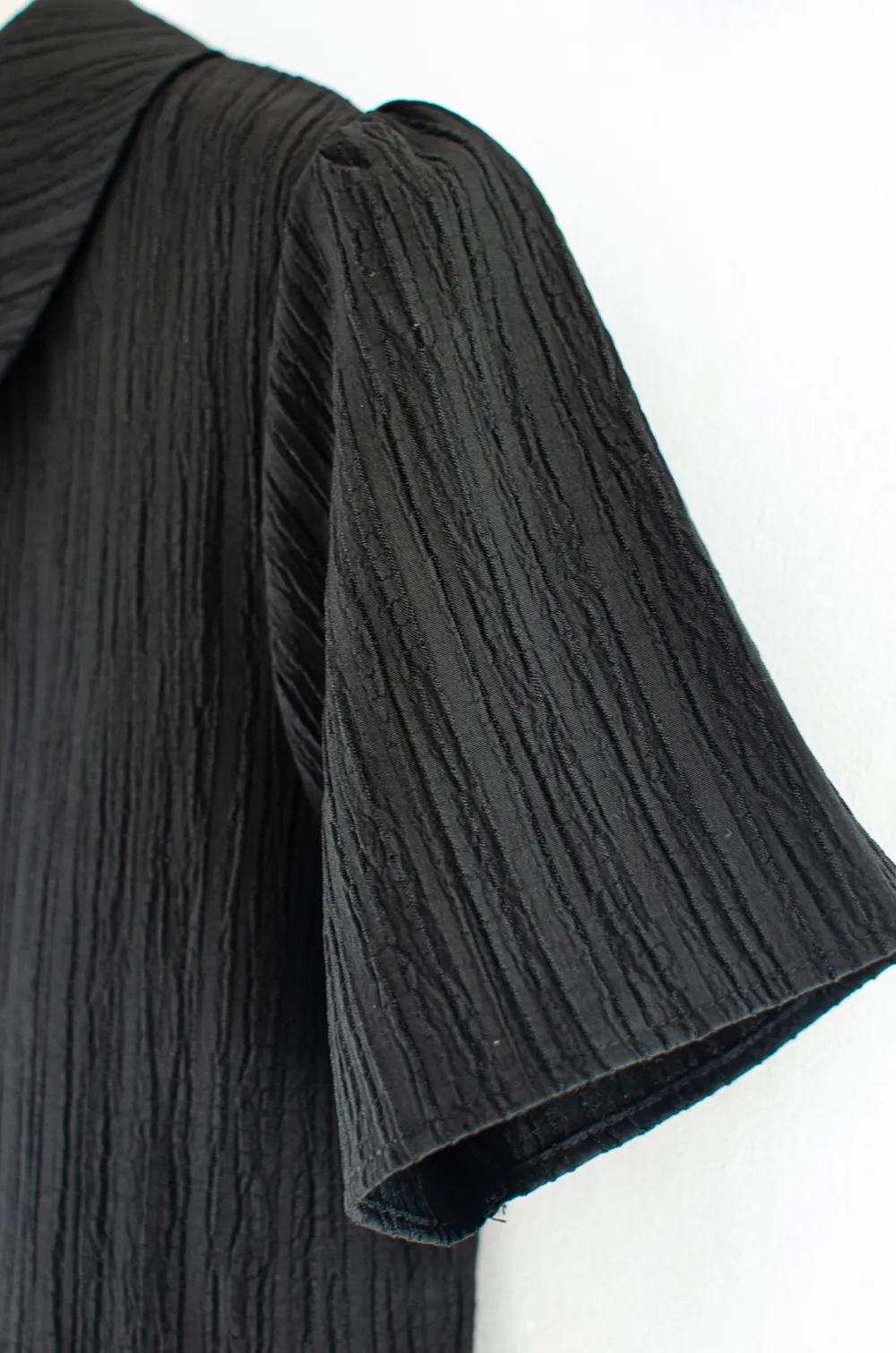 NT2523 Pearl Point Collar Textured Blouse – Black - Image 4