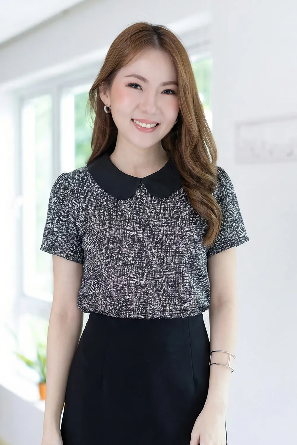 MT0101 Peter Pan Collar Graphic Blouse – Black