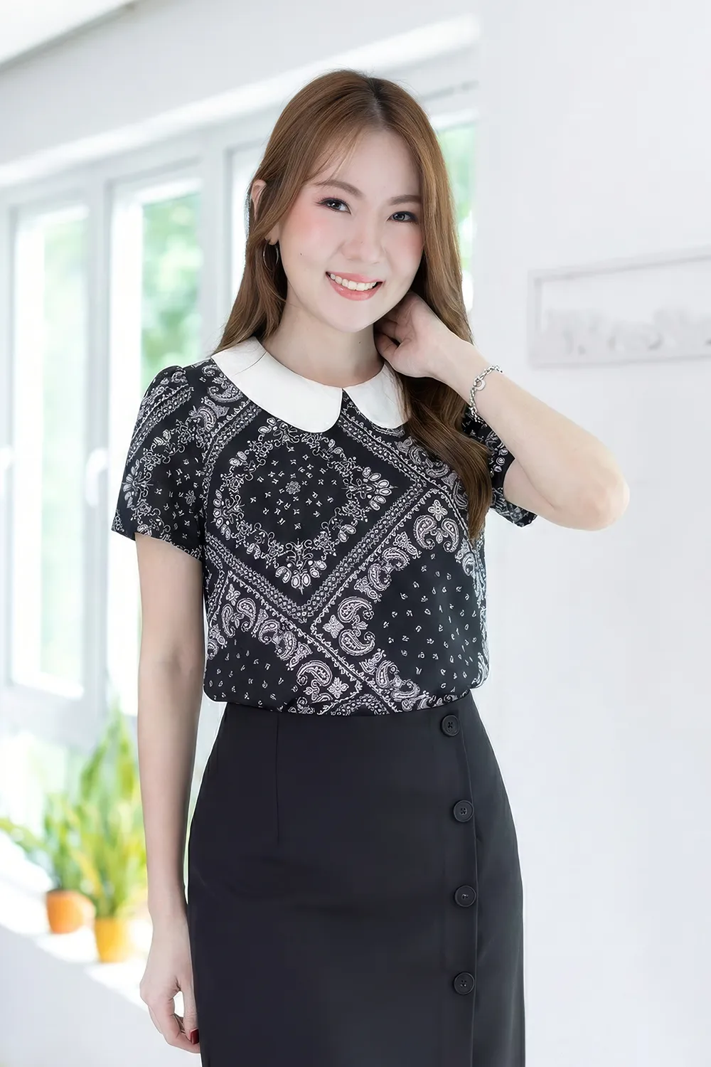 MT0101 Peter Pan Collar Paisley Blouse – Black