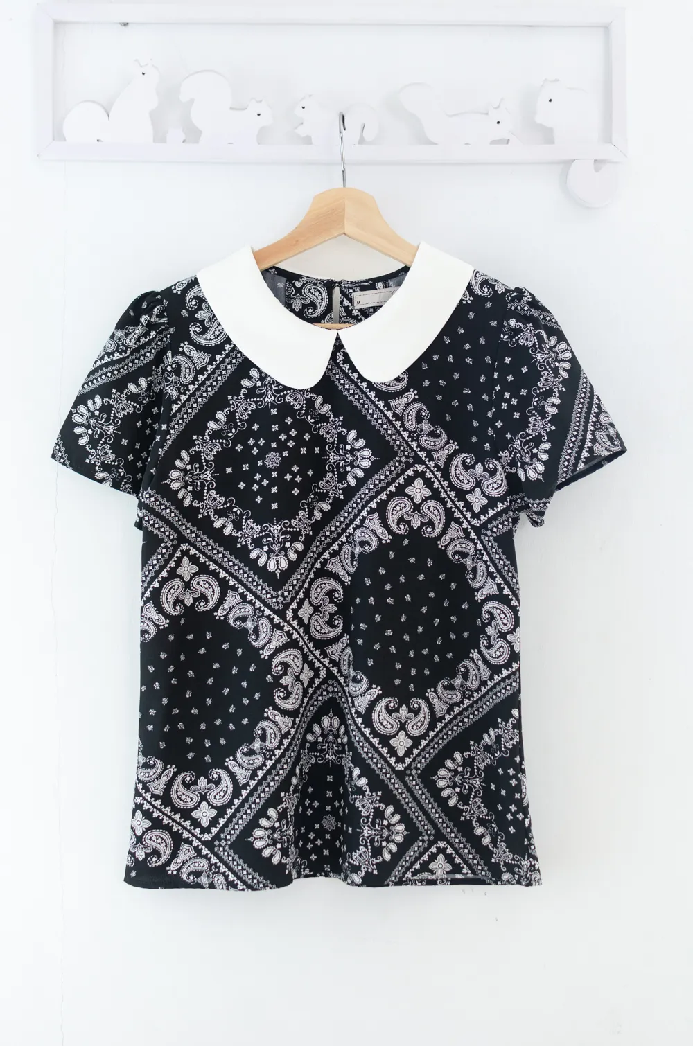 Alternative view of MT0101 Peter Pan Collar Paisley Blouse – Black