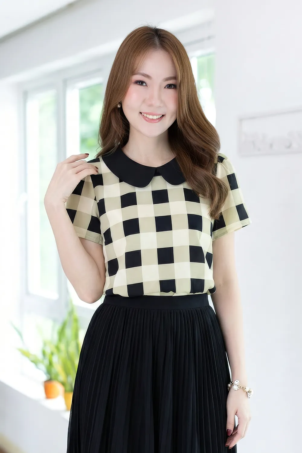 MT0101 Peter Pan Collar Checkered Blouse – Beige-Black