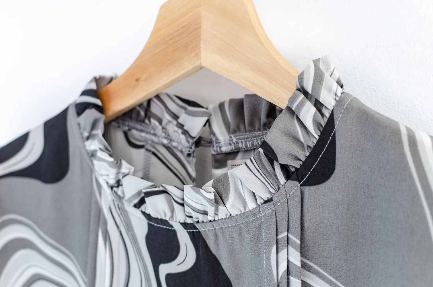 MT0404 Ruff Collar Balloon Sleeve Blouse – Grey - Image 3