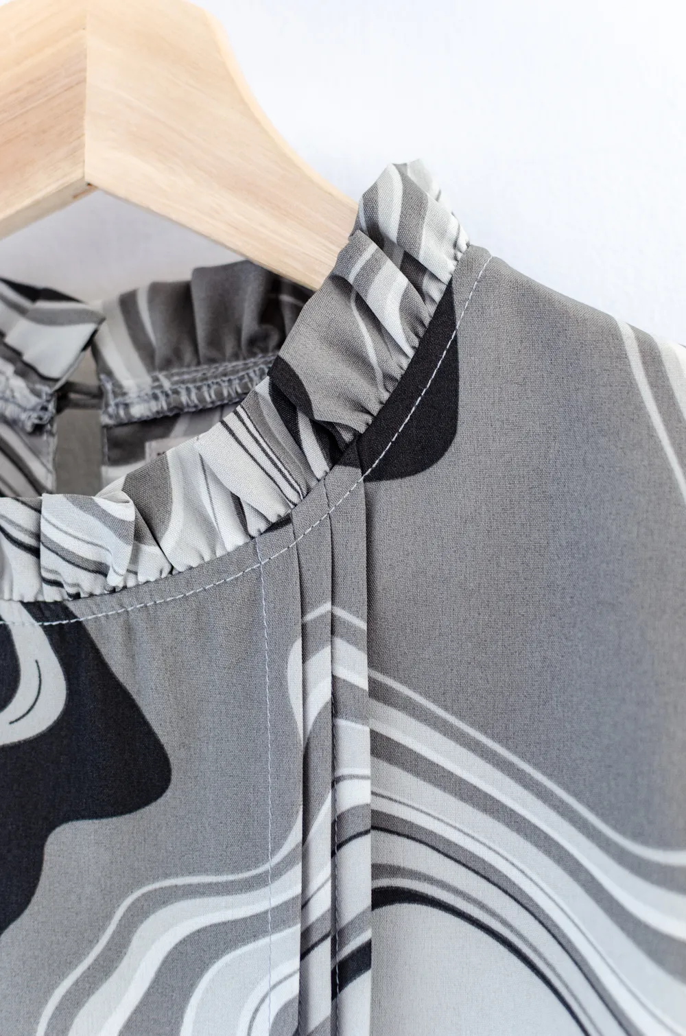 MT0404 Ruff Collar Balloon Sleeve Blouse – Grey - Image 5