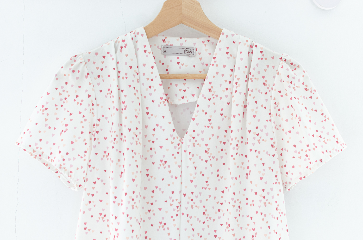 MT0601 V-Collar Heart Blouse – White - Image 4