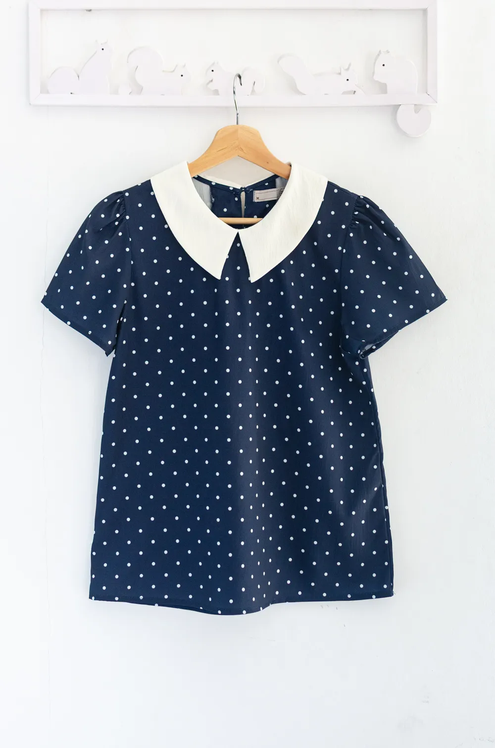Alternative view of MT1301 Point Collar Dot Blouse – Navy Blue