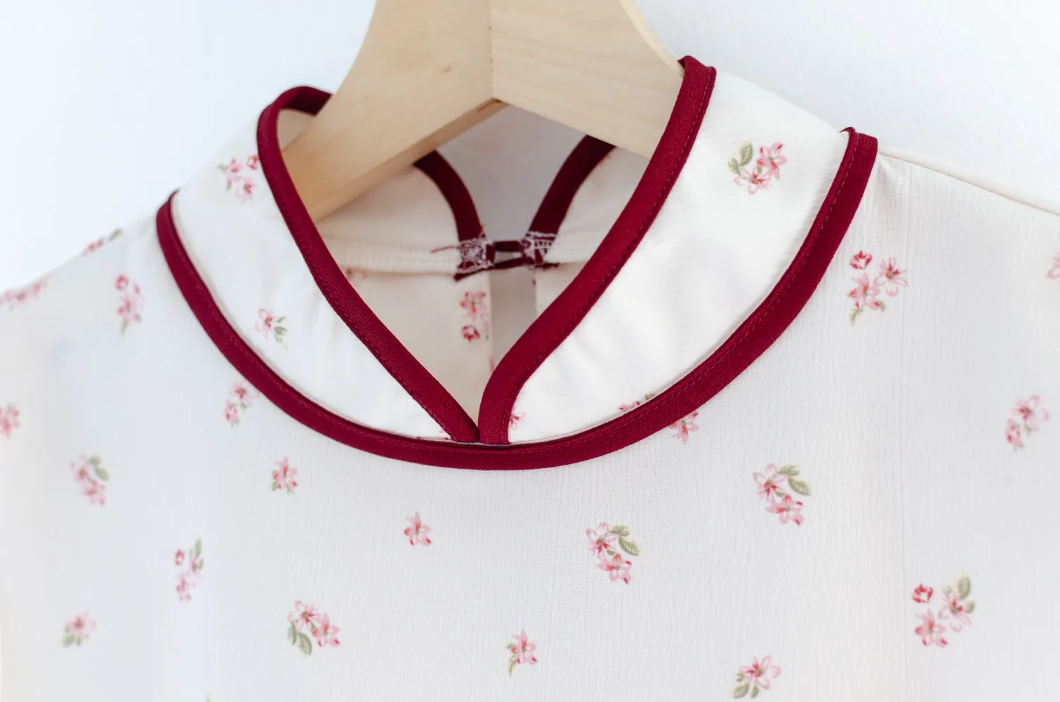 MT6210 Chinese Collar Side Slit Blouse – Blessed White - Image 3