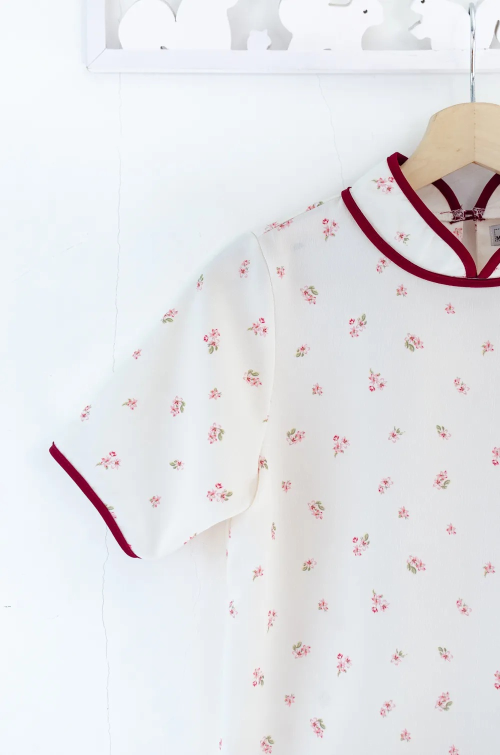 MT6210 Chinese Collar Side Slit Blouse – Blessed White - Image 4