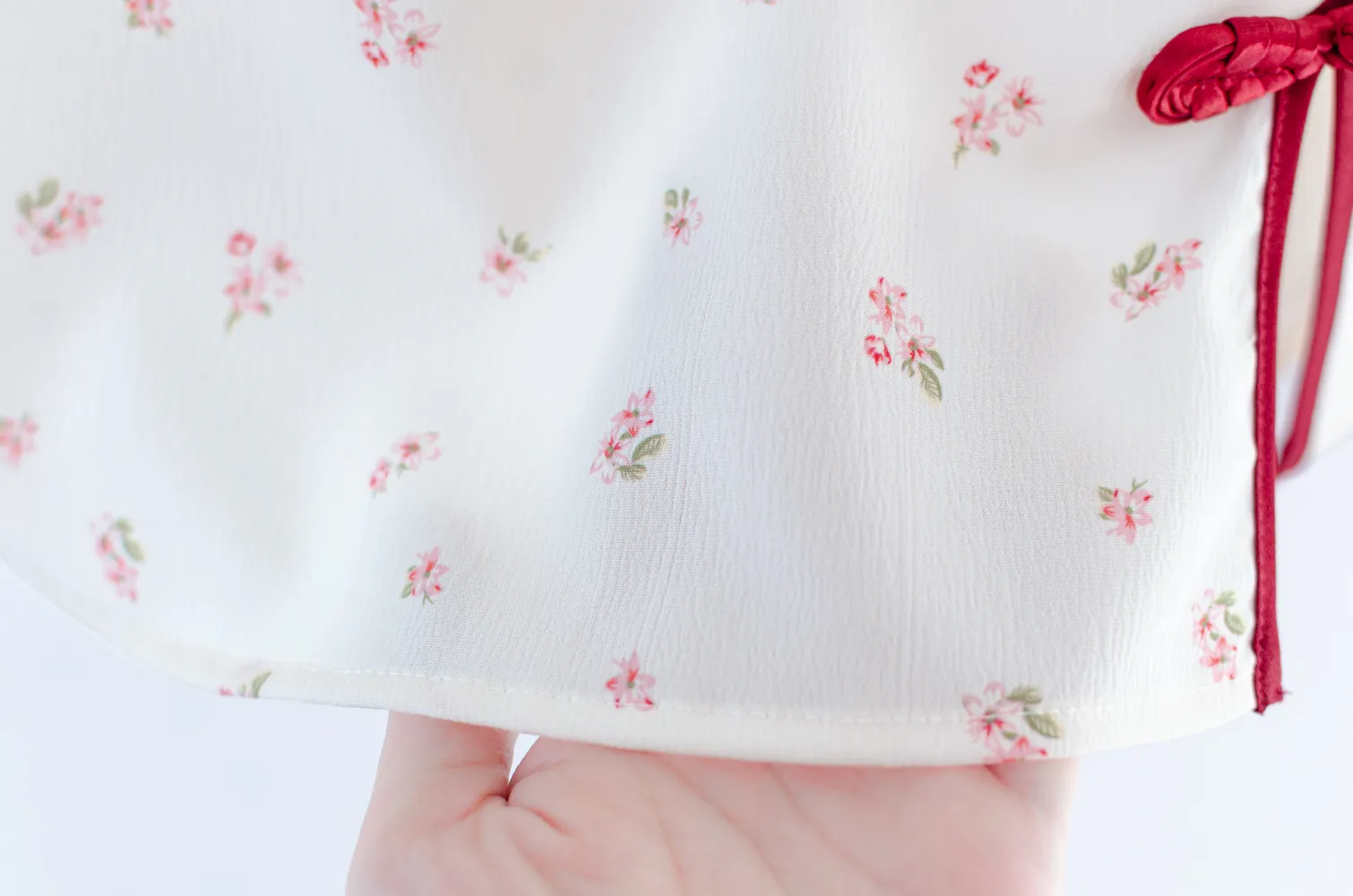 MT6210 Chinese Collar Side Slit Blouse – Blessed White - Image 7