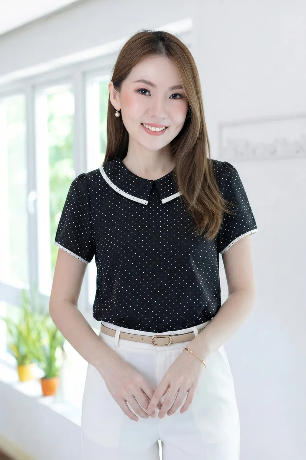MT6610 Point Collar Polka Dot Blouse – BW