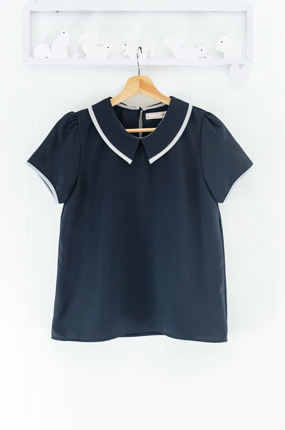 Alternative view of MT6610 Point Collar Blouse – Dark Navy Blue