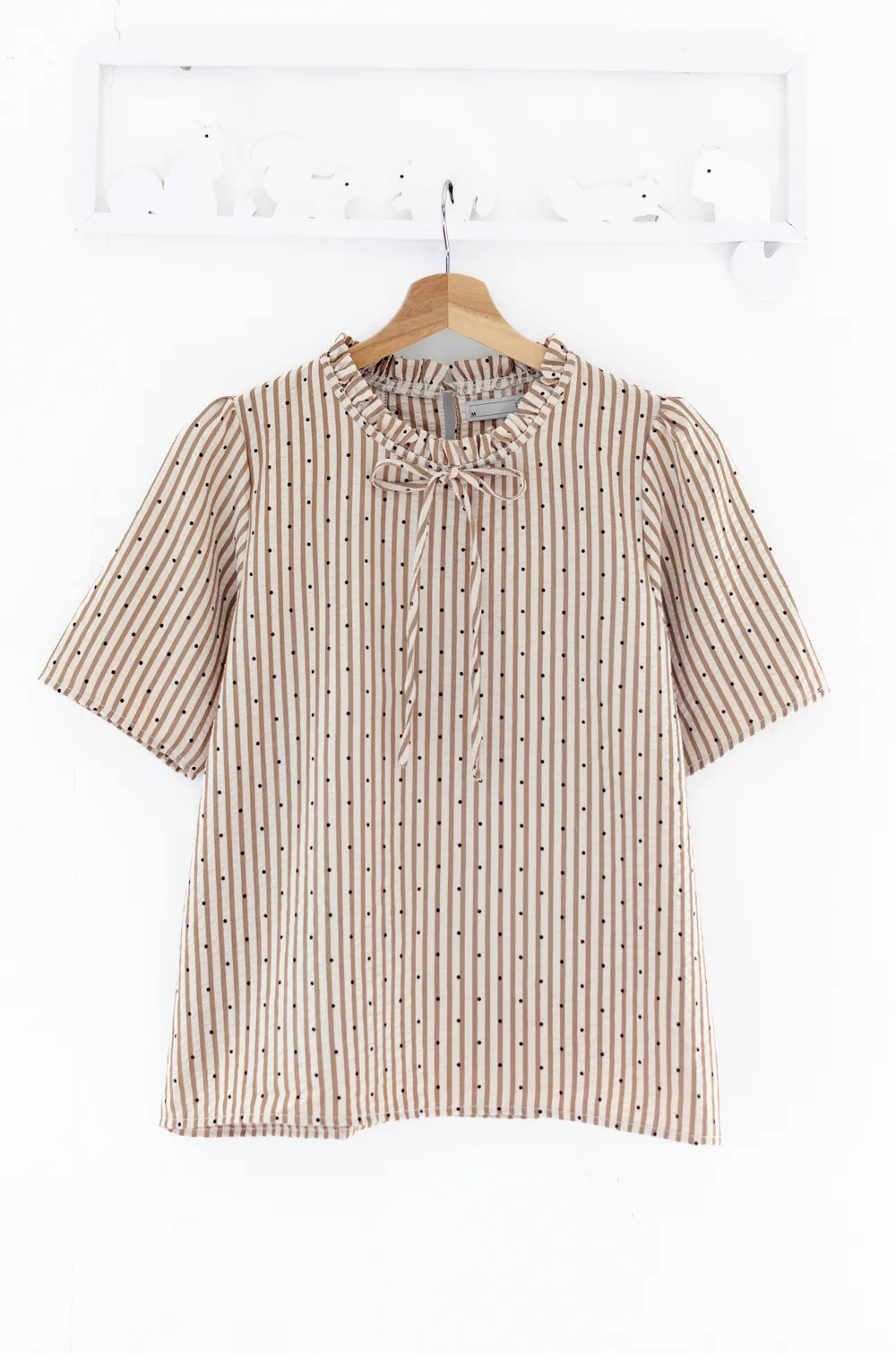 Alternative view of MT6752 Stripe&Dot Ruff Collar Blouse – Brown