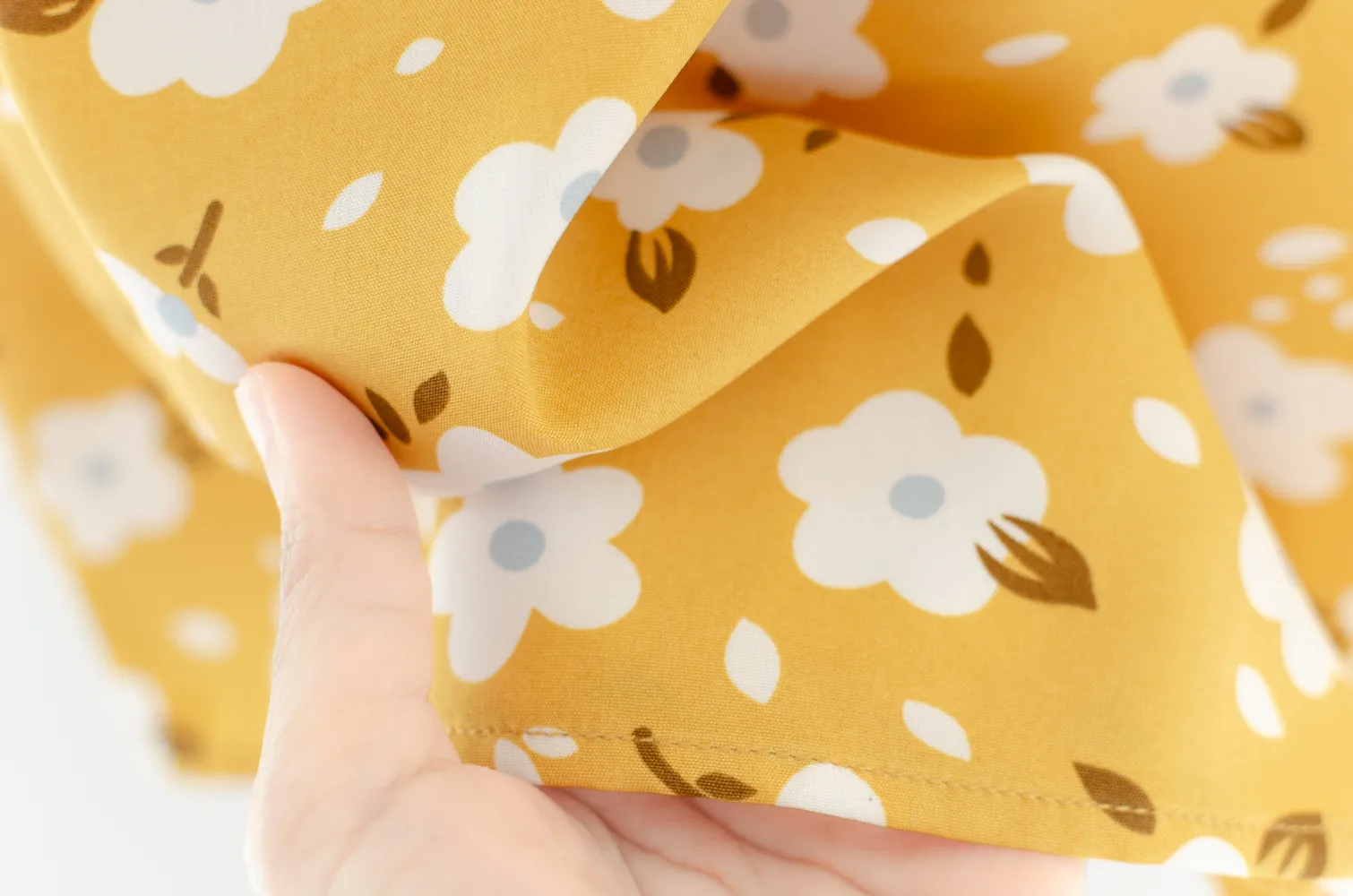 MT7047 Daisy Petal Collar Blouse – Yellow - Image 5