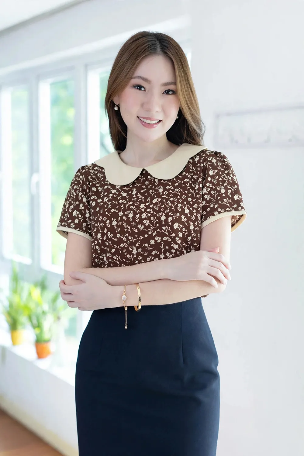 MT7047 Flora Petal Collar Blouse – Cinnamon Brown