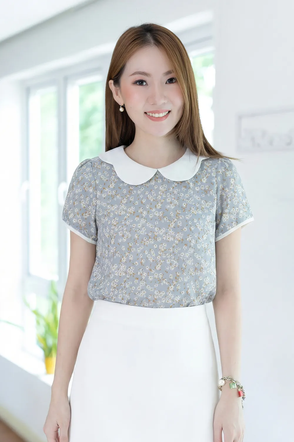 MT7047 Flora Petal Collar Blouse – Bluish Grey