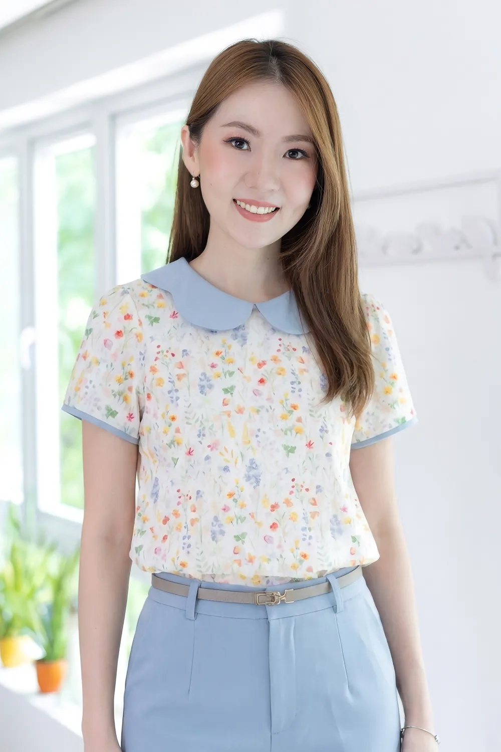 MT7047 Crinkled Petal Collar Blouse – Vanilla