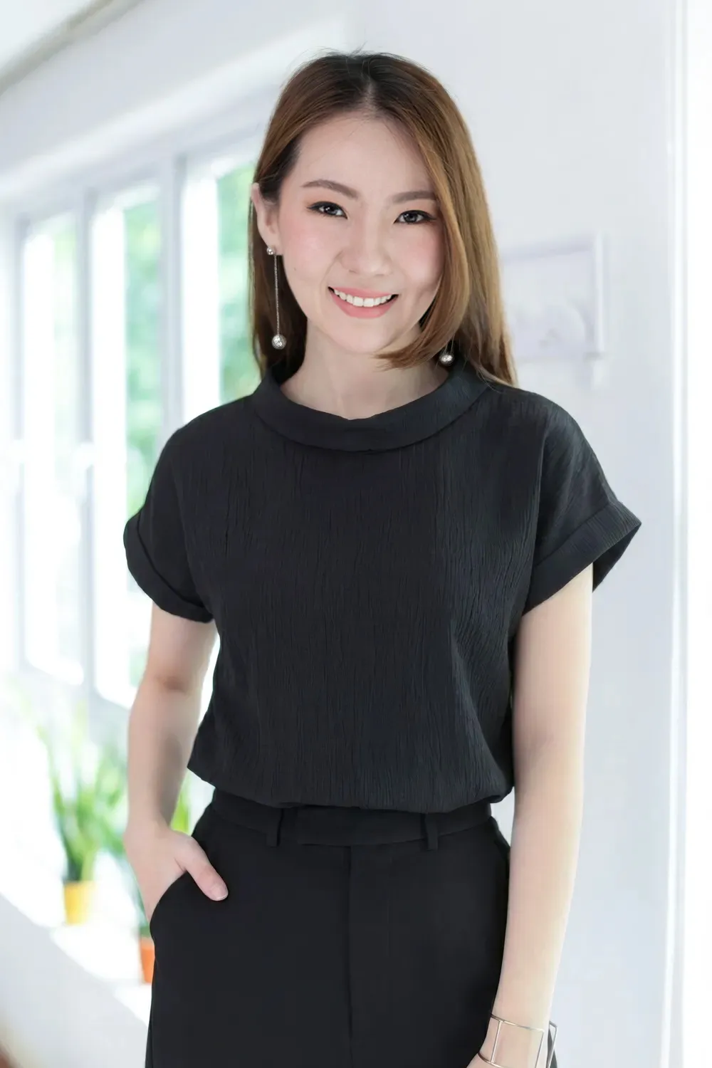 MT2514 Folded Collar Crinkled Blouse – Black