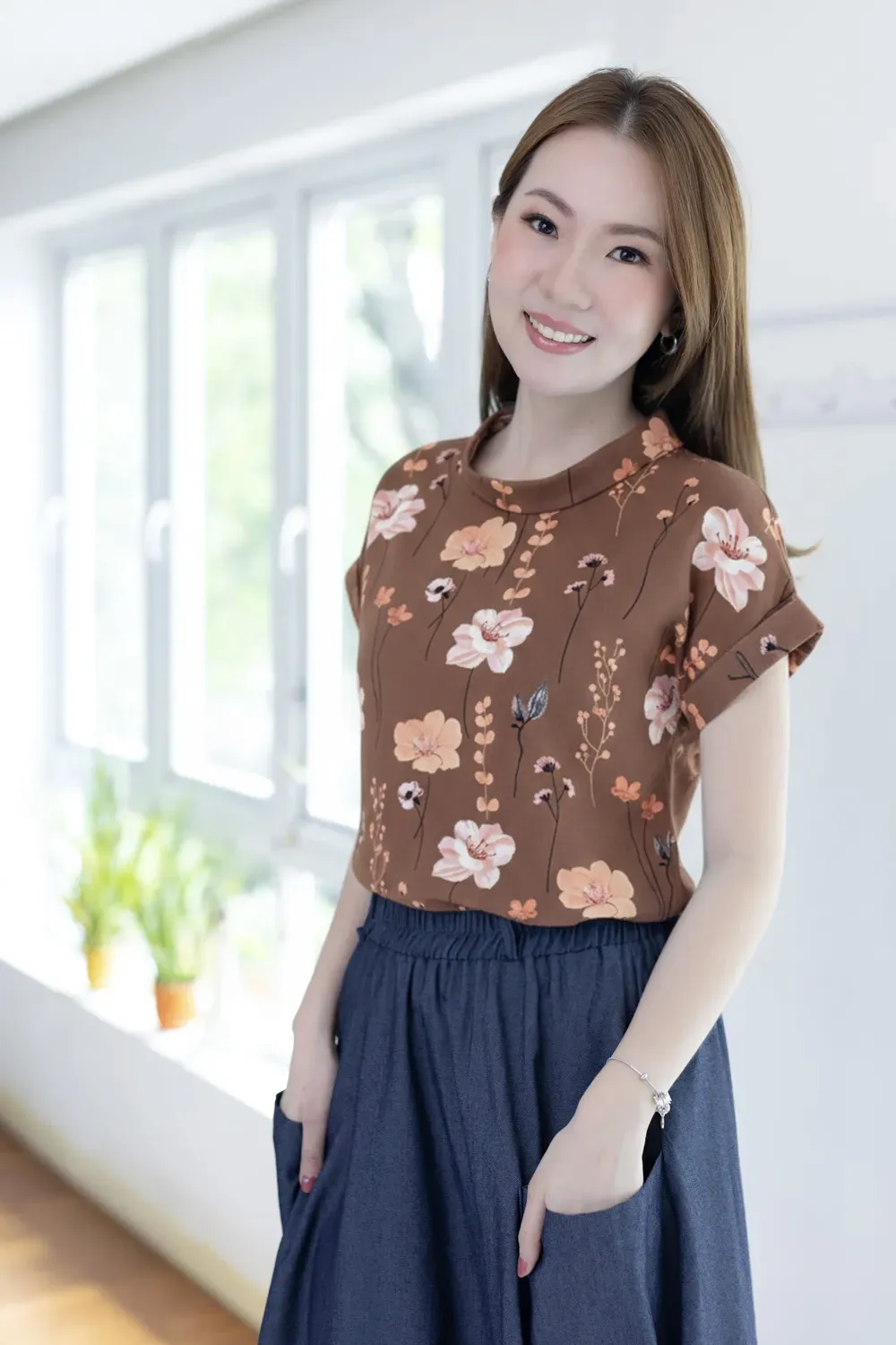 MT2514 Folded Collar Flower Blouse – Caramel Brown