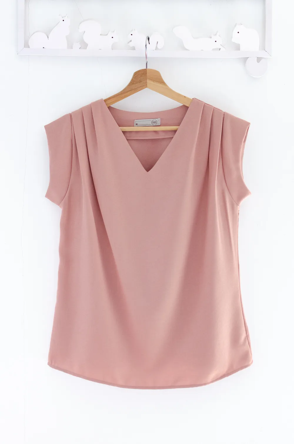 Alternative view of MT3100 Classic Sleeveless Blouse – Blush Pink