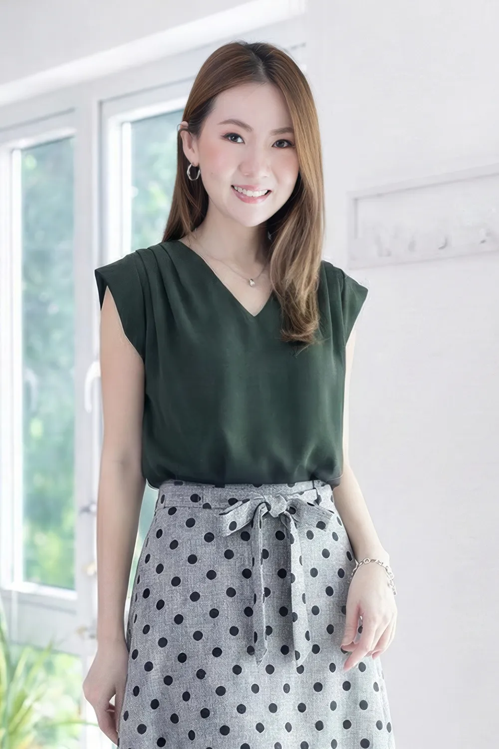 MT3100 Classic Sleeveless Blouse – Forest Green