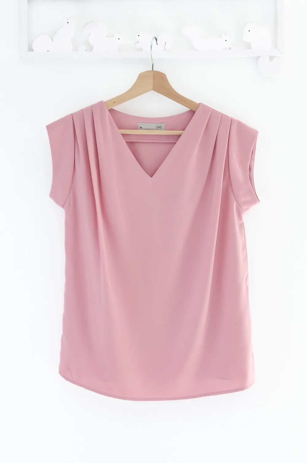 Alternative view of MT3100 Classic Sleeveless Blouse – Milky Pink
