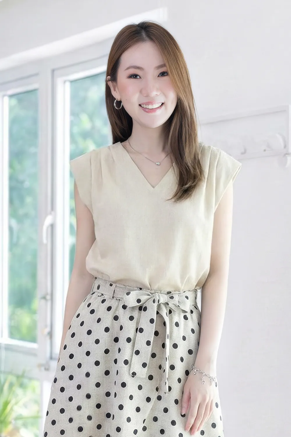 MT3100 Classic Sleeveless Blouse – Ivory