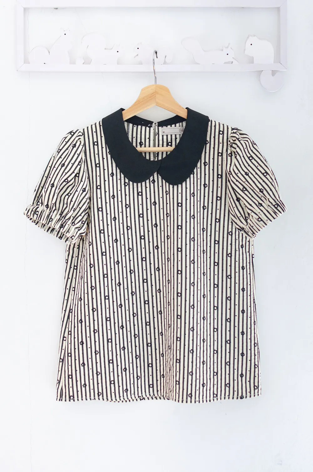 Alternative view of MT5040 Overlap Collar Stripe&Daisy Blouse – Black