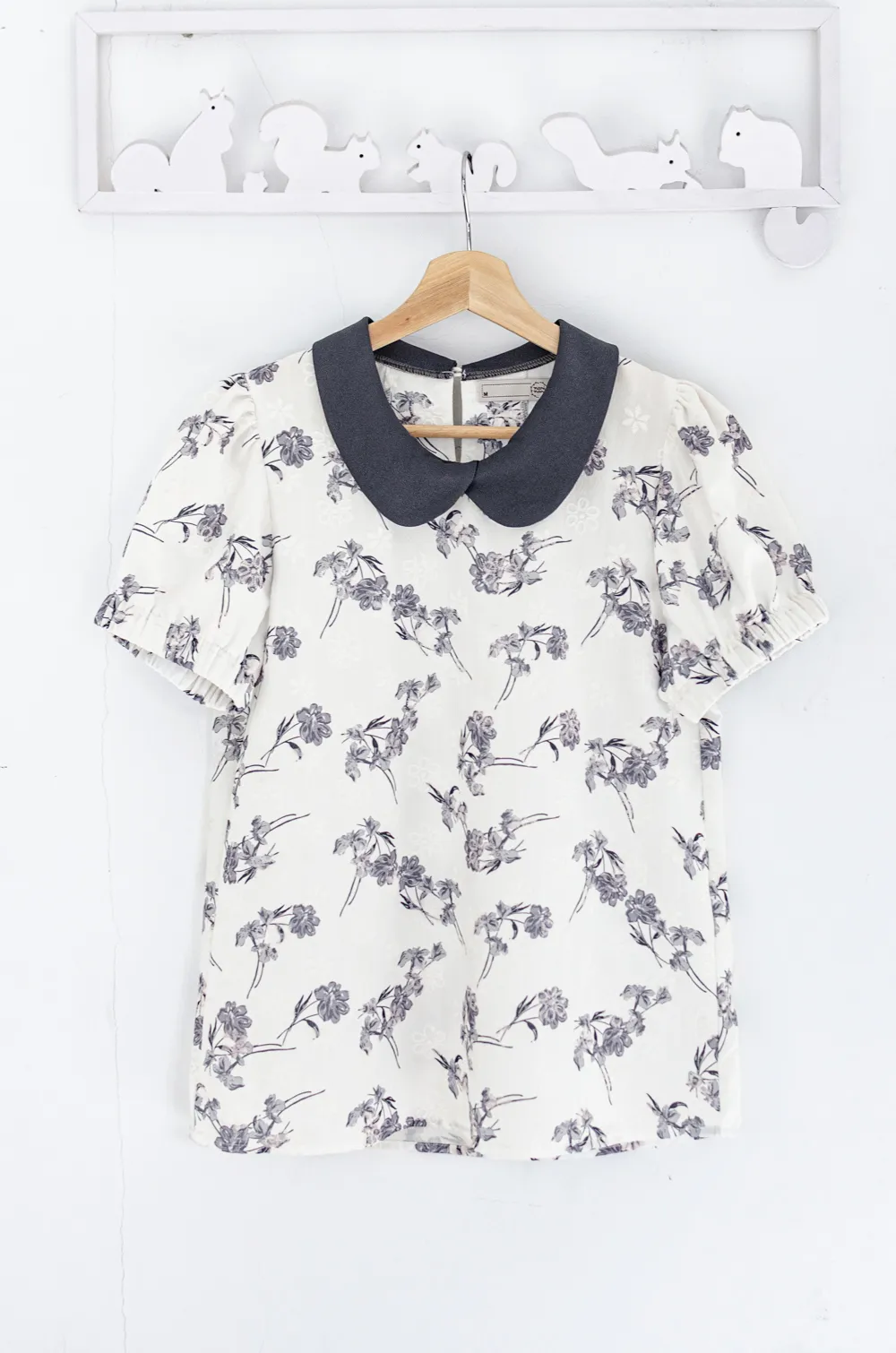 Alternative view of MT5040 Overlap Collar Textured Flower Blouse – White-Grey