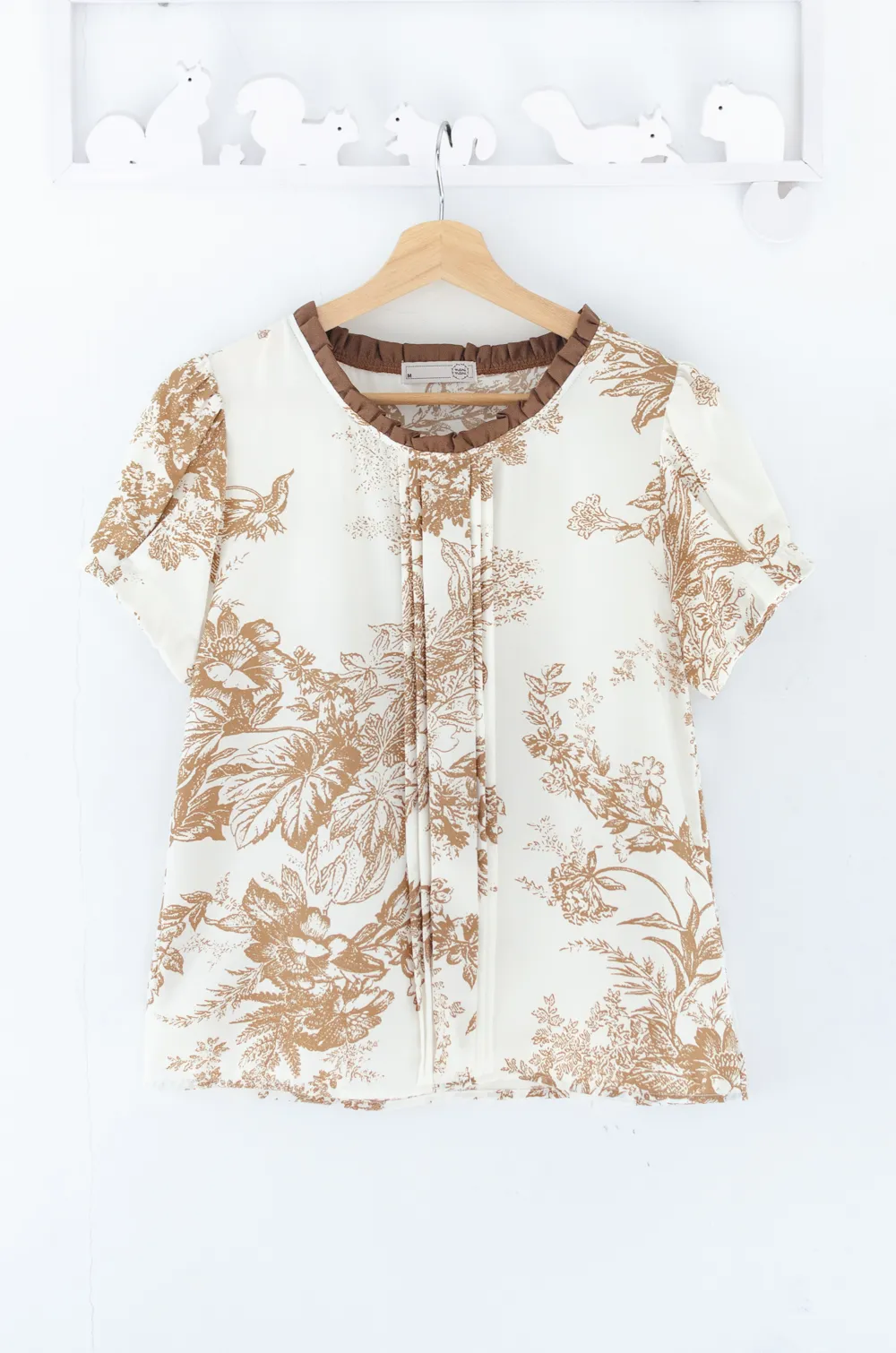 Alternative view of MT5343 Frill-trimmed Flower Blouse – Vanilla-Mocha