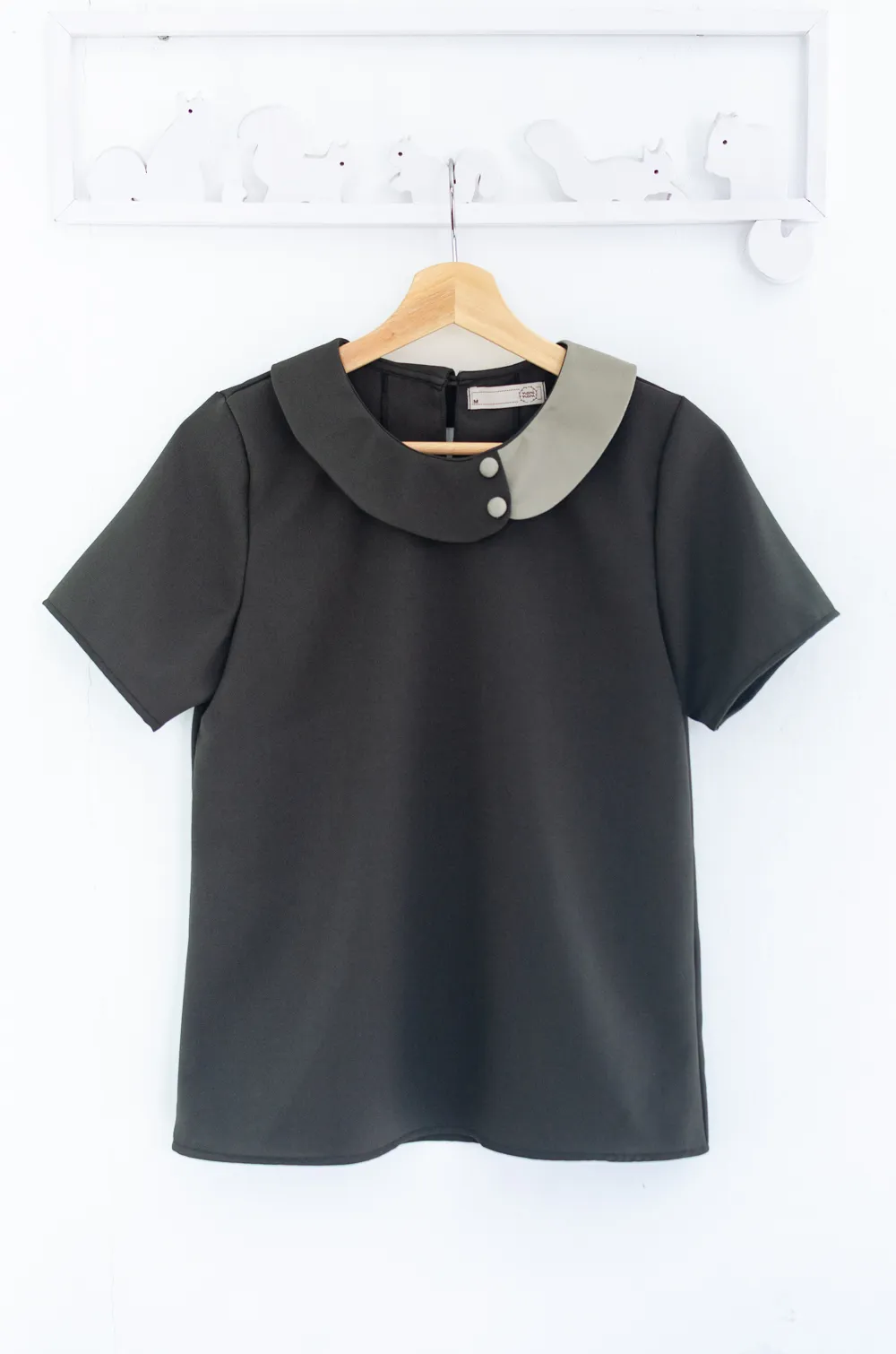 Alternative view of MT6401 Contrast Collar Buttoned Blouse – Charcoal Grey