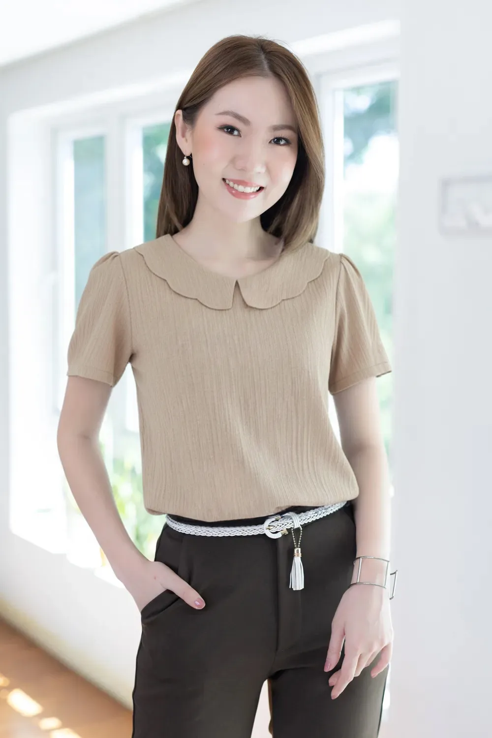 NT2468 Scallop Collar Textured Blouse – Latte