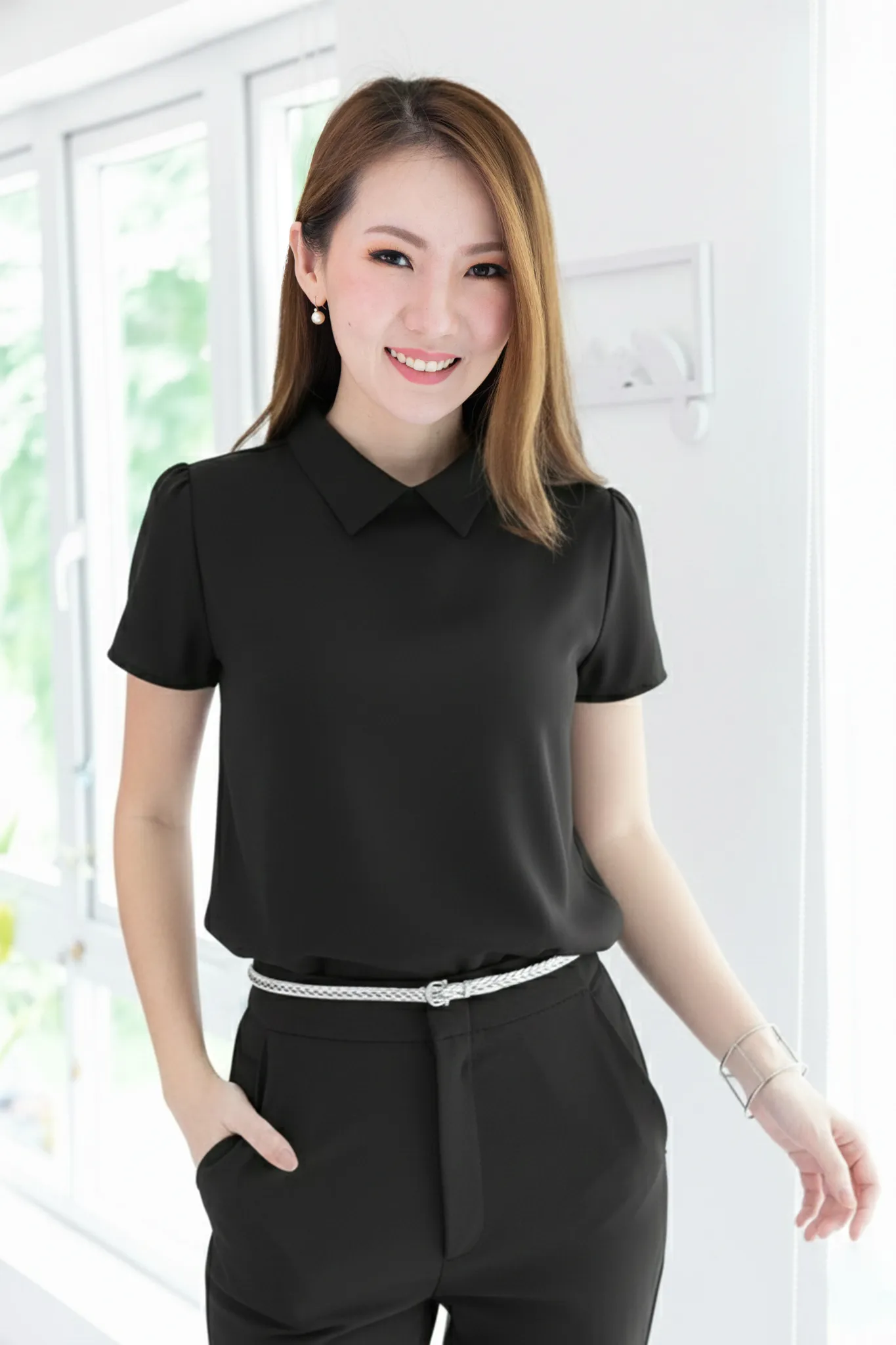 NT2524 Point Collar Blouse – Black