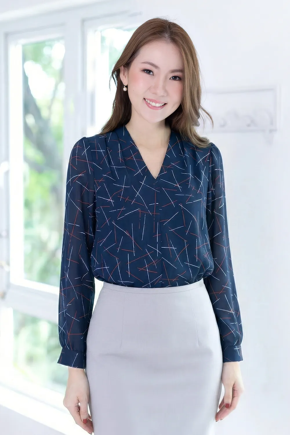 MT0651 Graphic V-Collar Long Sleeve Blouse – Navy Blue