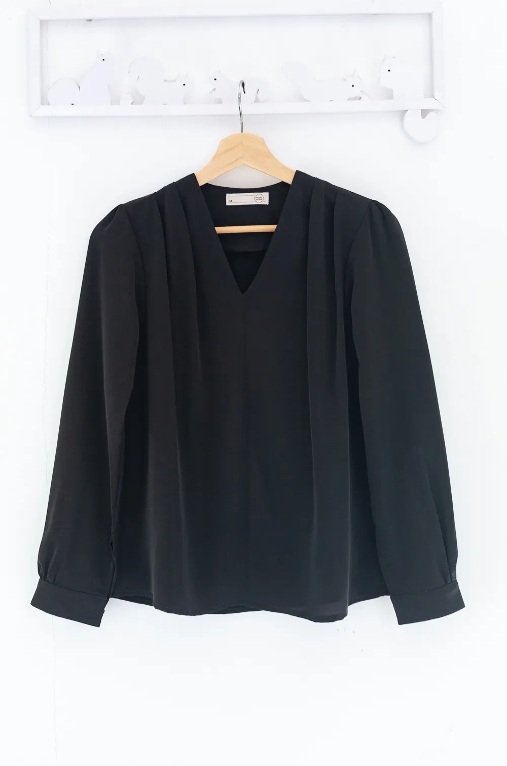 Alternative view of MT0651 Sophie V-Collar Long Sleeve Blouse – Black