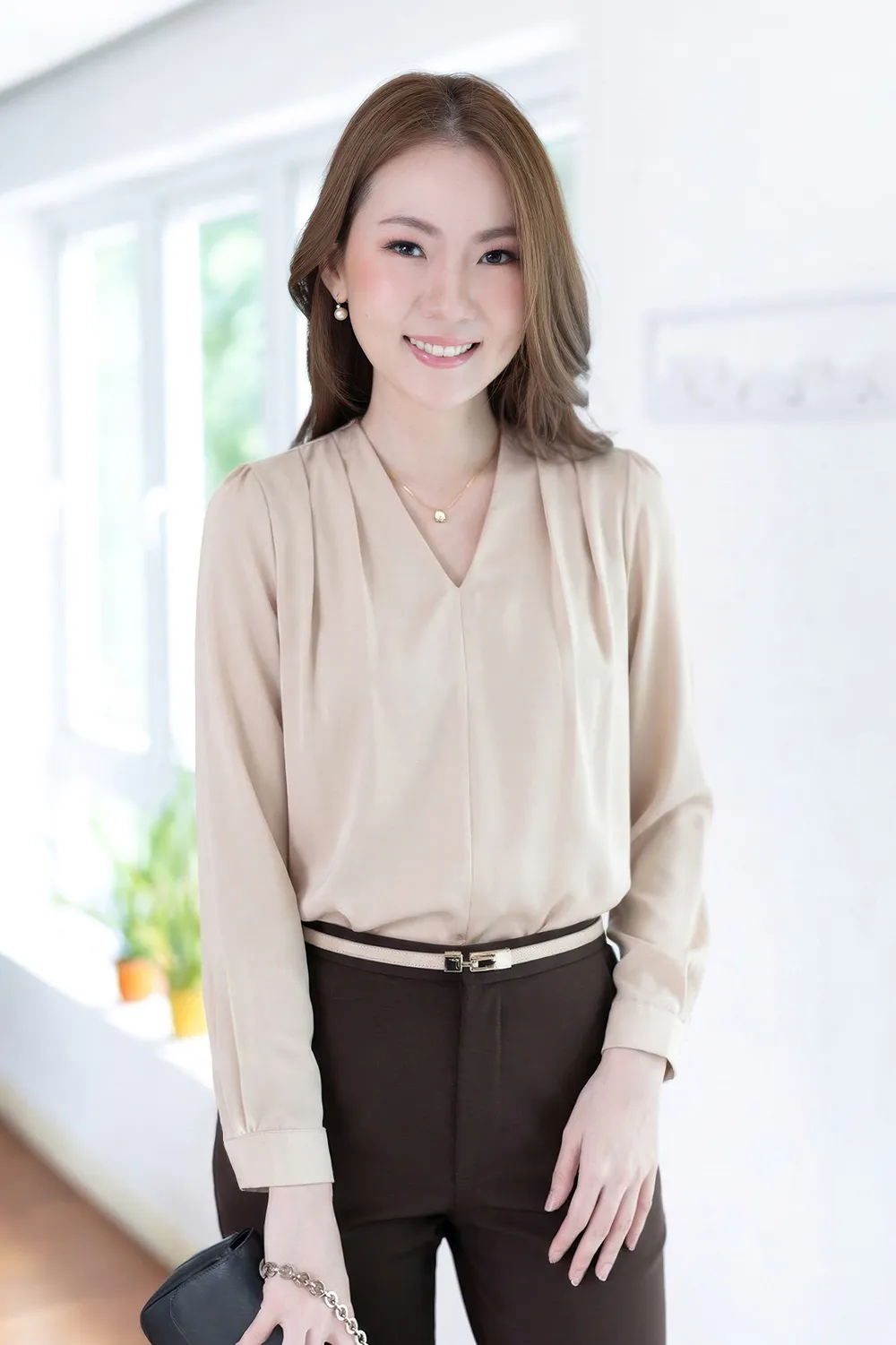 MT0651 Sophie V-Collar Long Sleeve Blouse – Oatmeal