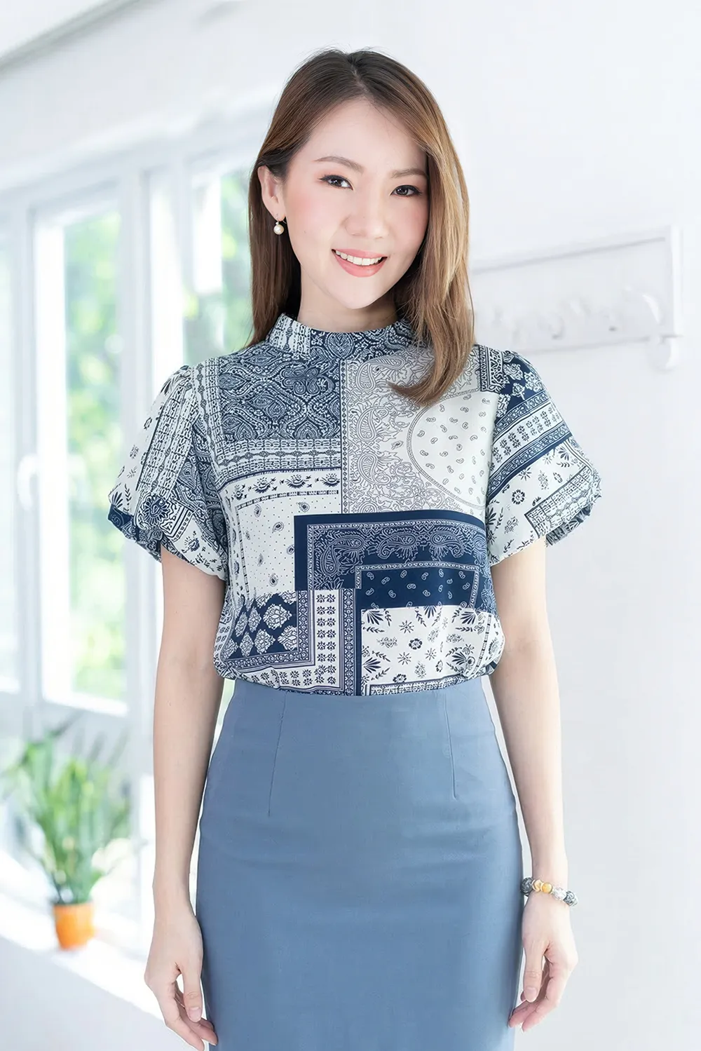 MT0707 Paisley Balloon Sleeve Blouse – Blue-White