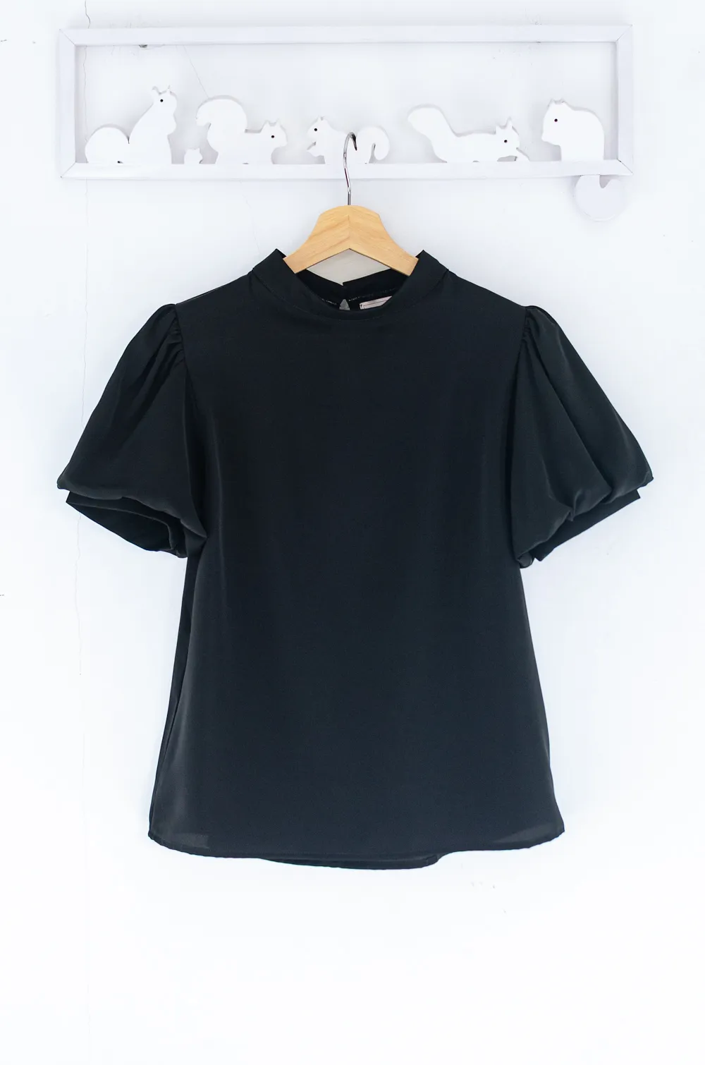 Alternative view of MT0707 Sophie Balloon Sleeve Blouse – Black