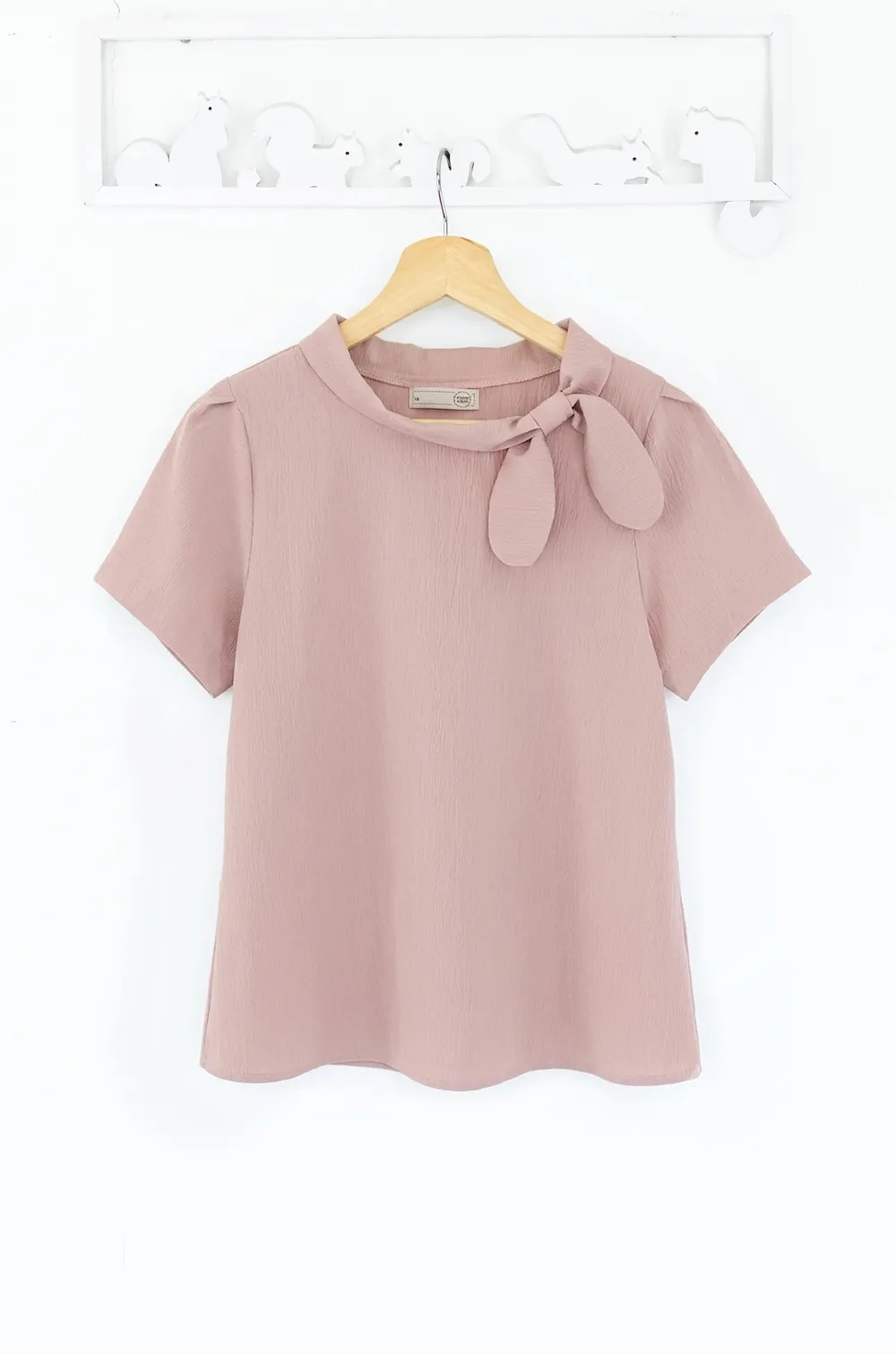 Alternative view of MT5139 Side Bow Crinkled Blouse – Muted Pink