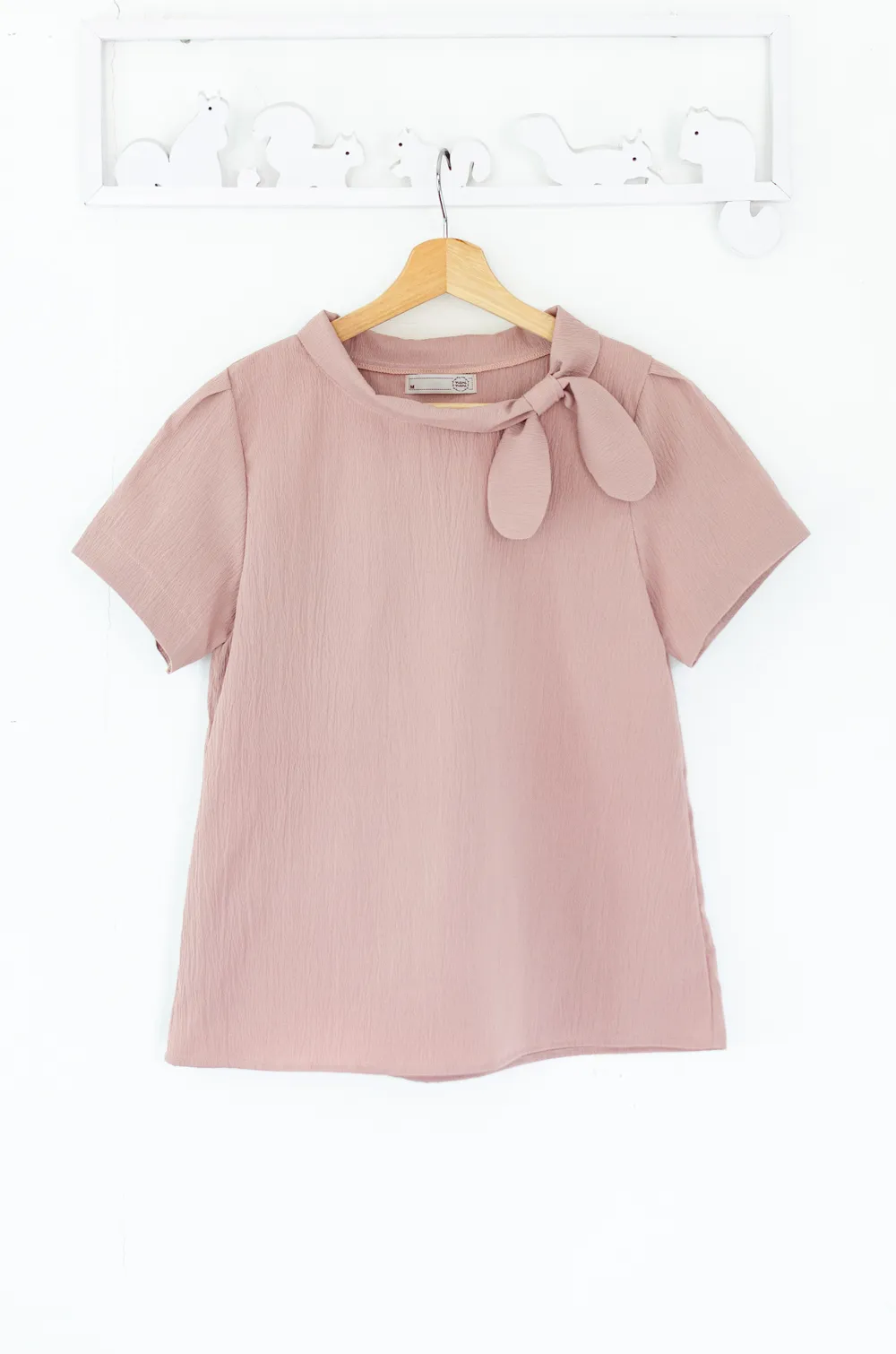 Alternative view of MT5139 Side Bow Crinkled Blouse – Muted Pink