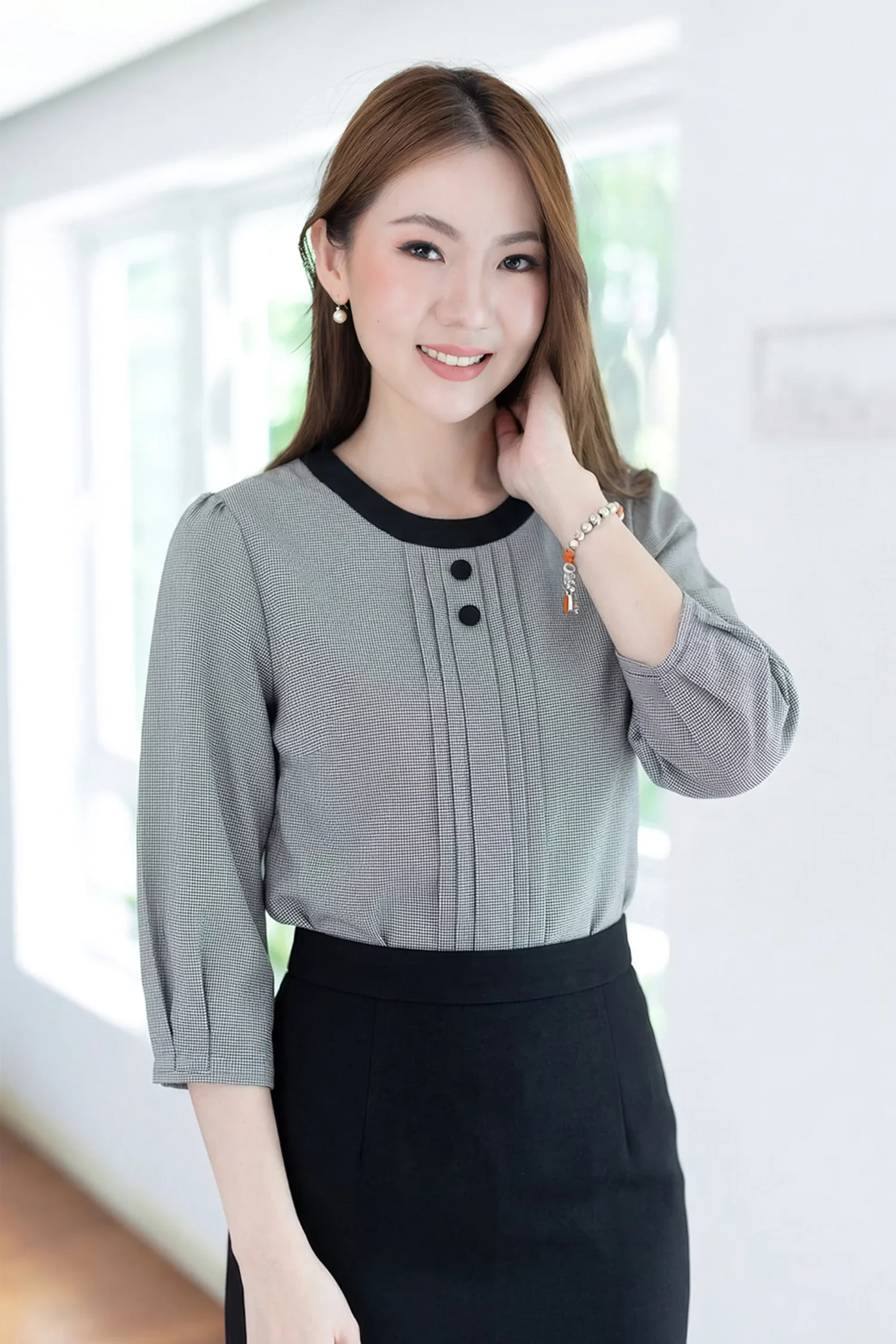 MT5842 Shinori Front Tuck Blouse – Black