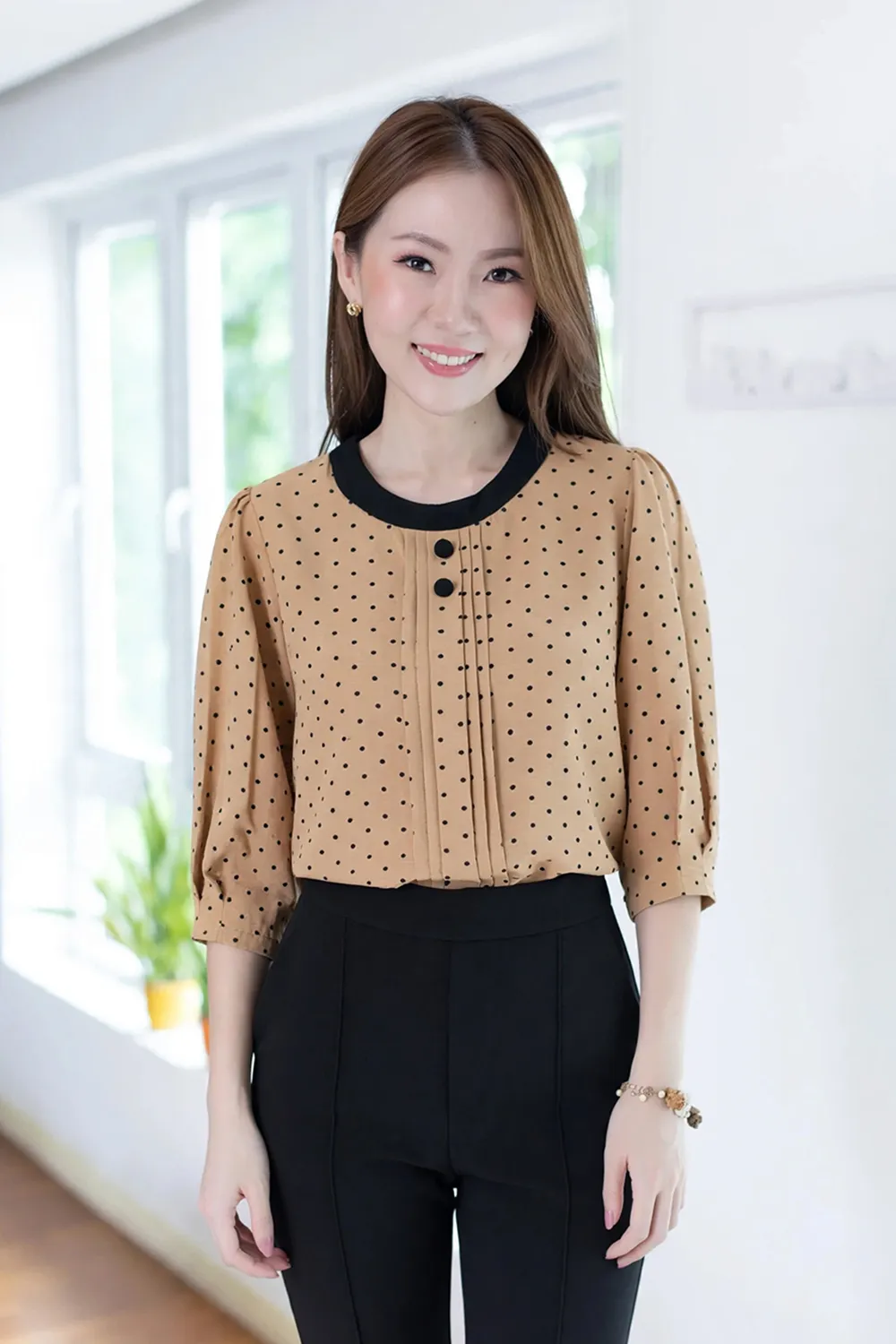 MT5842 Dot Front Tuck Crinkled Blouse – Brown