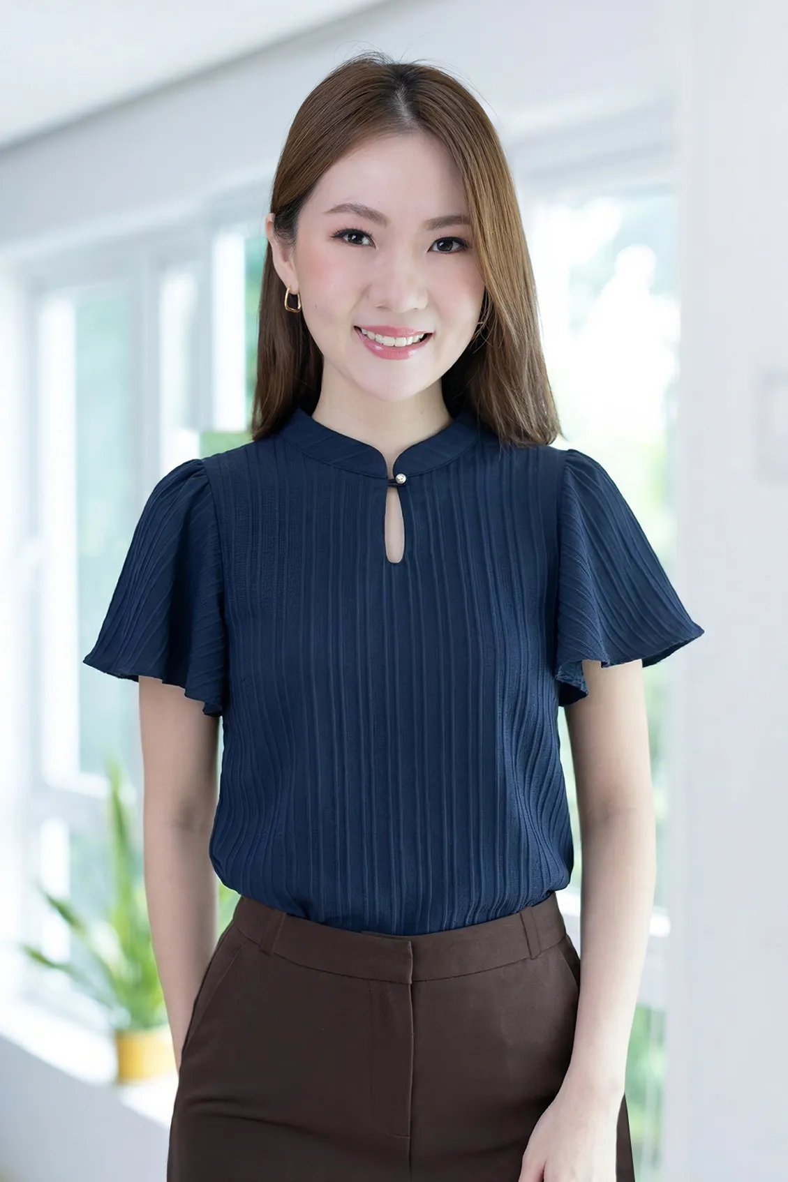MT5941 Front Keyhole Butterfly Sleeve Blouse – Textured Navy Blue