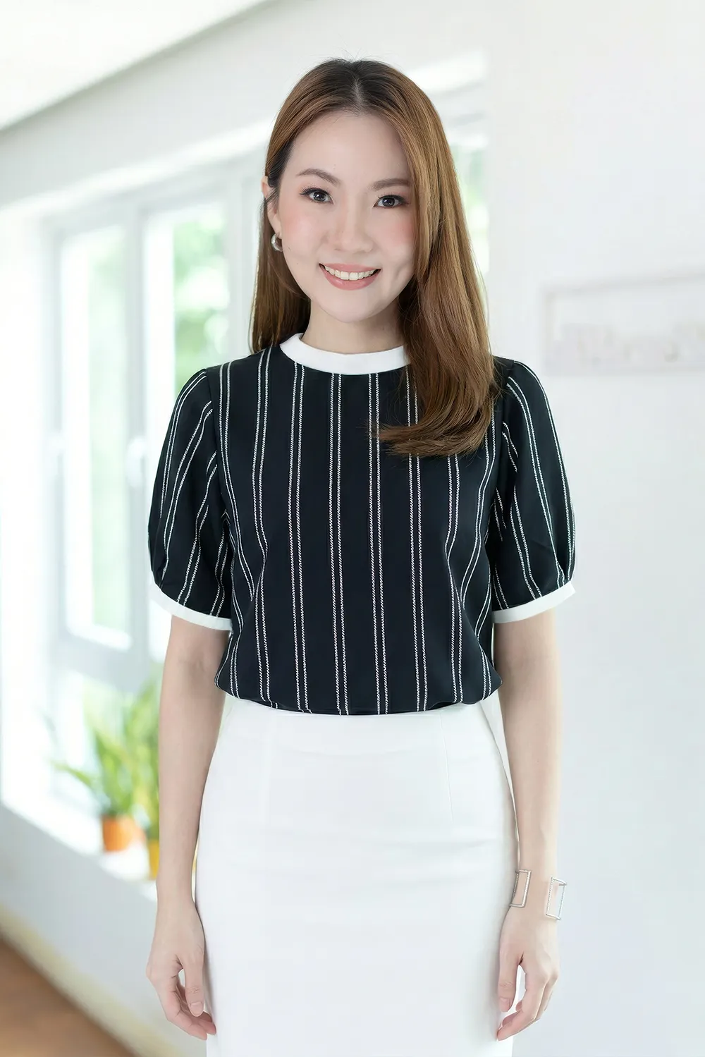 MT7257 Crew Neck Zipper Stripe blouse – Black