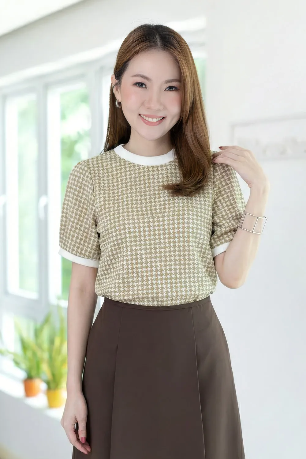 MT7257 Crew Neck Shinori blouse – Latte